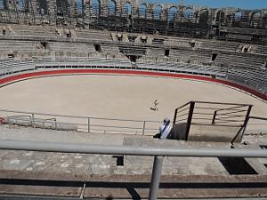 2022 07 UN AIR DE VACANCES 16 DU COTE D ARLES (54)